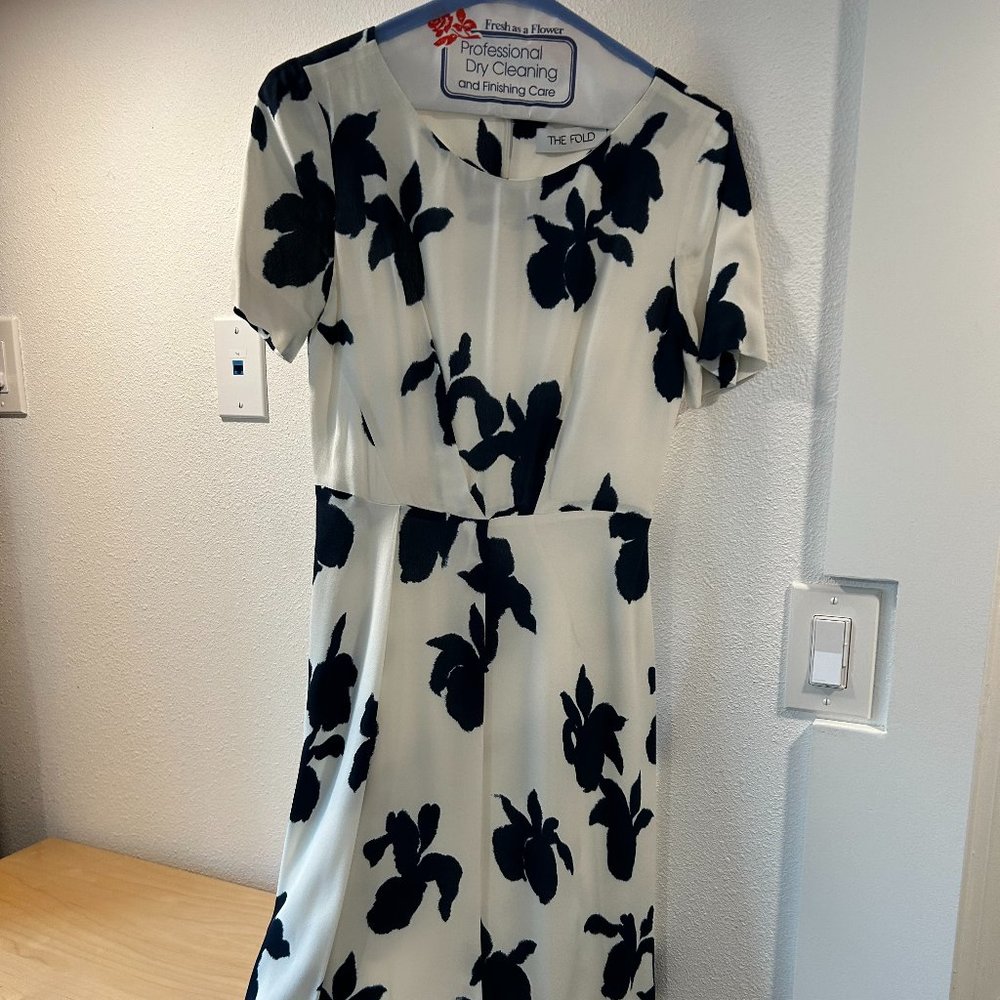The Fold London Women's Flower Printed Midi Dress
